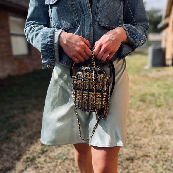 Chanel 2019 Egyptian tweed handle bag - Picture 3 of 16